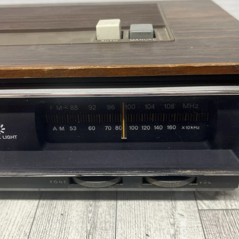 Vintage‎ Sony Digimatic Litetime TFM-C770W Flip Clock Radio for Parts Repair